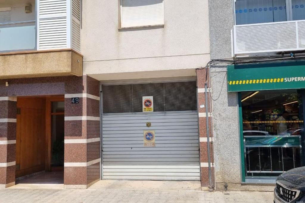 Piso En El Centro Con Vistas Al Mar Y Balcon Roses Exterior foto